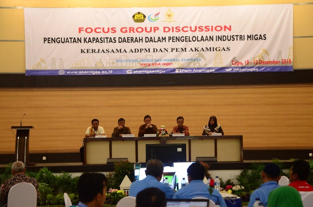 Focus Group Discussion Kerjasama PEM Akamigas Dan Asosiasi Daerah Penghasil Minyak (ADPM)