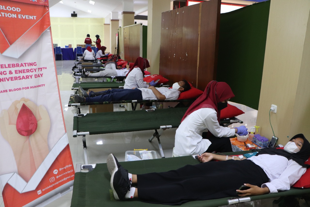 Sivitas Akademika PEM Akamigas Donor Darah bagi Kemanusiaan