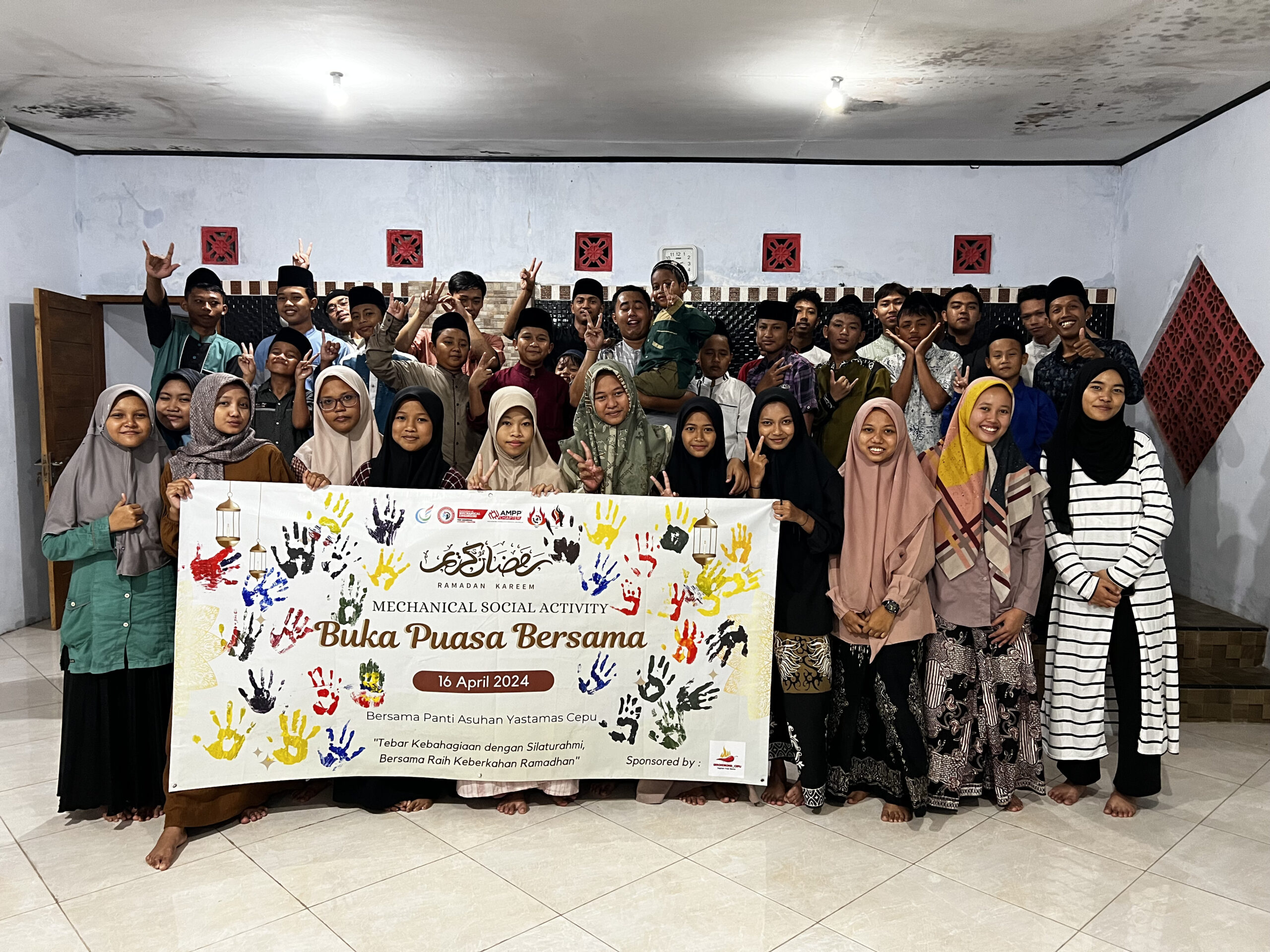 HMTM PEM Akamigas Berbuka Puasa Bersama di Panti Yastamas Cepu