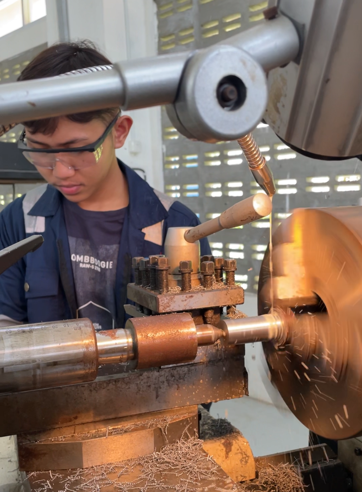 Mahasiswa Teknik Mesin Kilang Harus Kenal Mesin Bubut