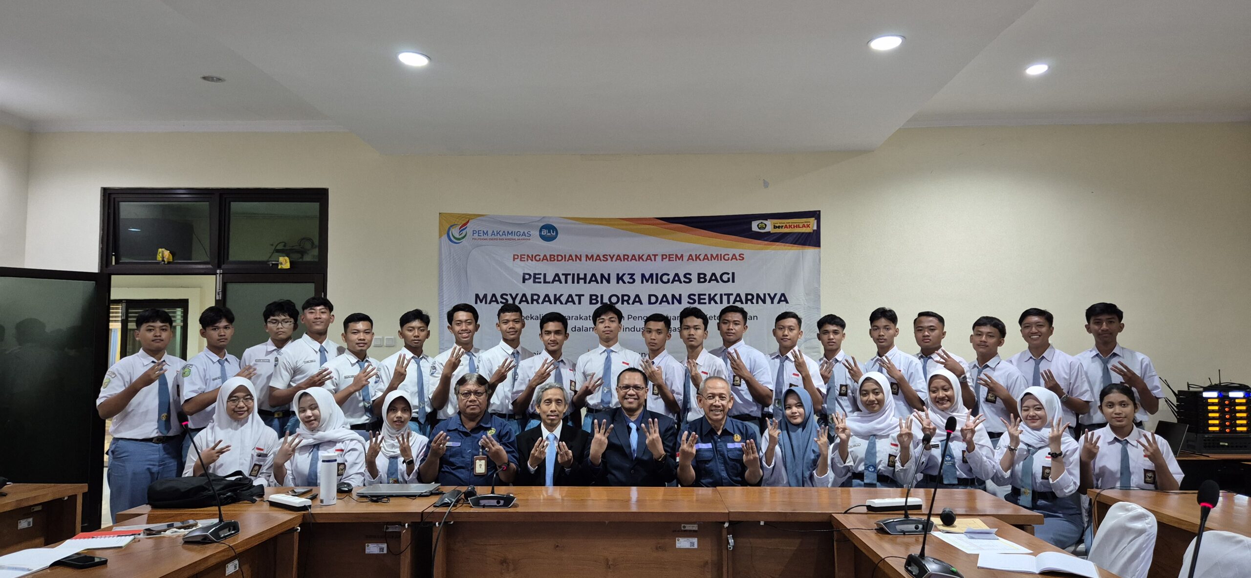 Pelatihan K3 Migas bagi Masyarakat Blora dan Sekitarnya: Wujud Pengabdian PEM Akamigas untuk Meningkatkan Kesadaran Keselamatan Kerja
