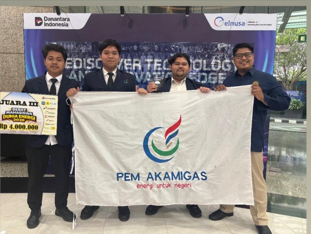 Tim Vyatra Doea PEM Akamigas Sabet Juara 3 di Lomba Debat Dunia Energi 2026